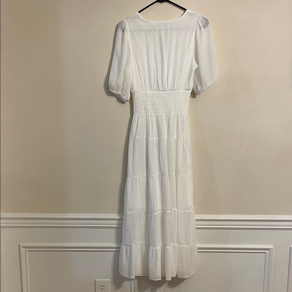 Chic White Maxi Dress with Button Details about 48 inch - Picture 4 of 11